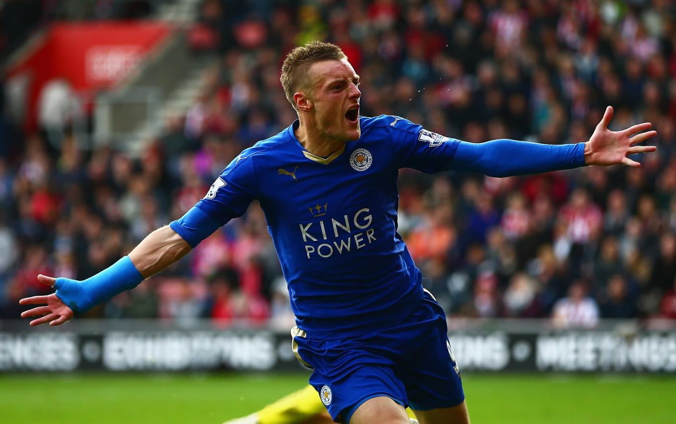 Leicester City pokonuje Liverpool 2:0, dwa gole Vardego