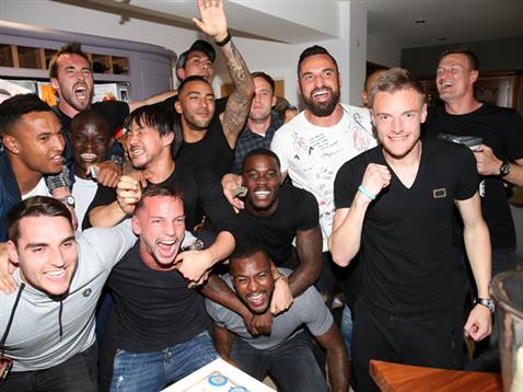 Piłkarze Leicester świętują na imprezie u Vardego_5